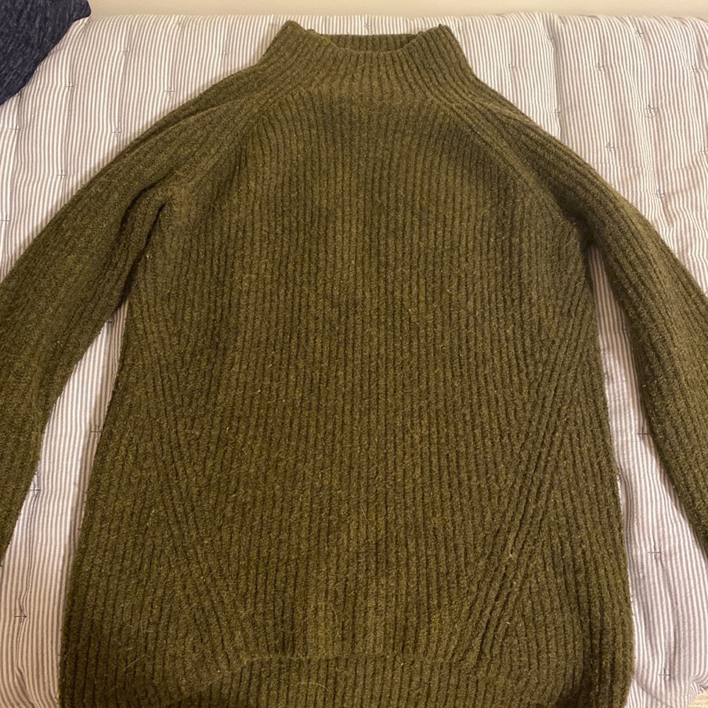 Madewell XS green turtleneck sweater